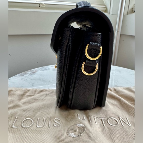 Louis Vuitton Bag - Picture 9 of 12